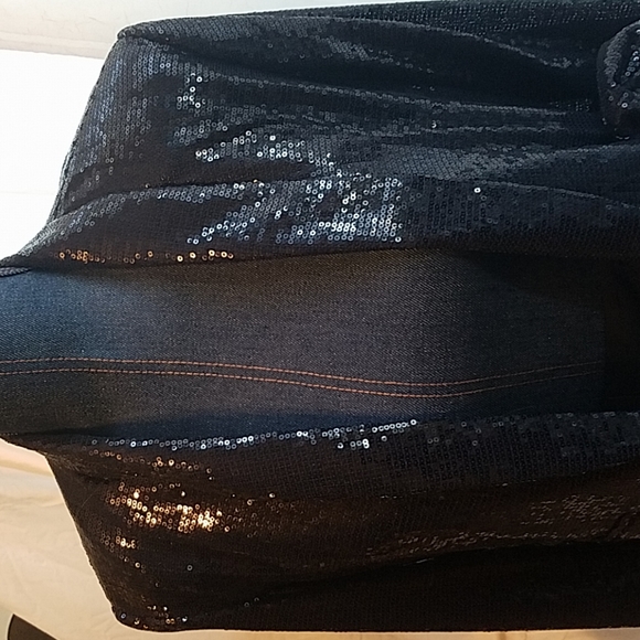 Sparkle the night away black blazer - Picture 3 of 6